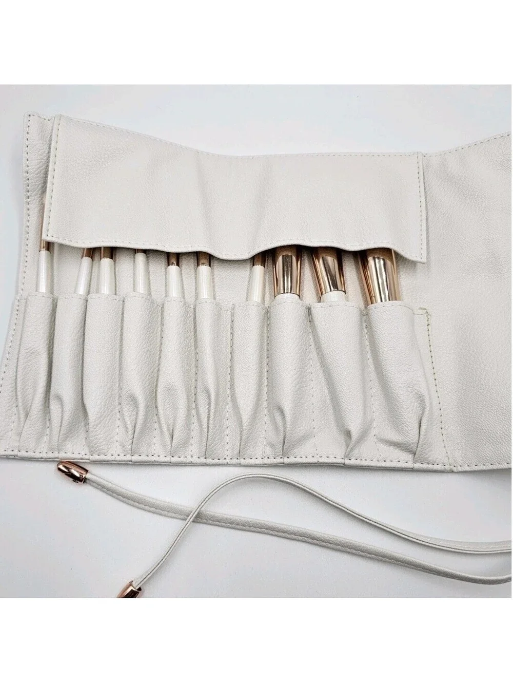 La Beaute Soi 10 Piece Makeup Brush Set  White Vegan Leather Travel Roll Case